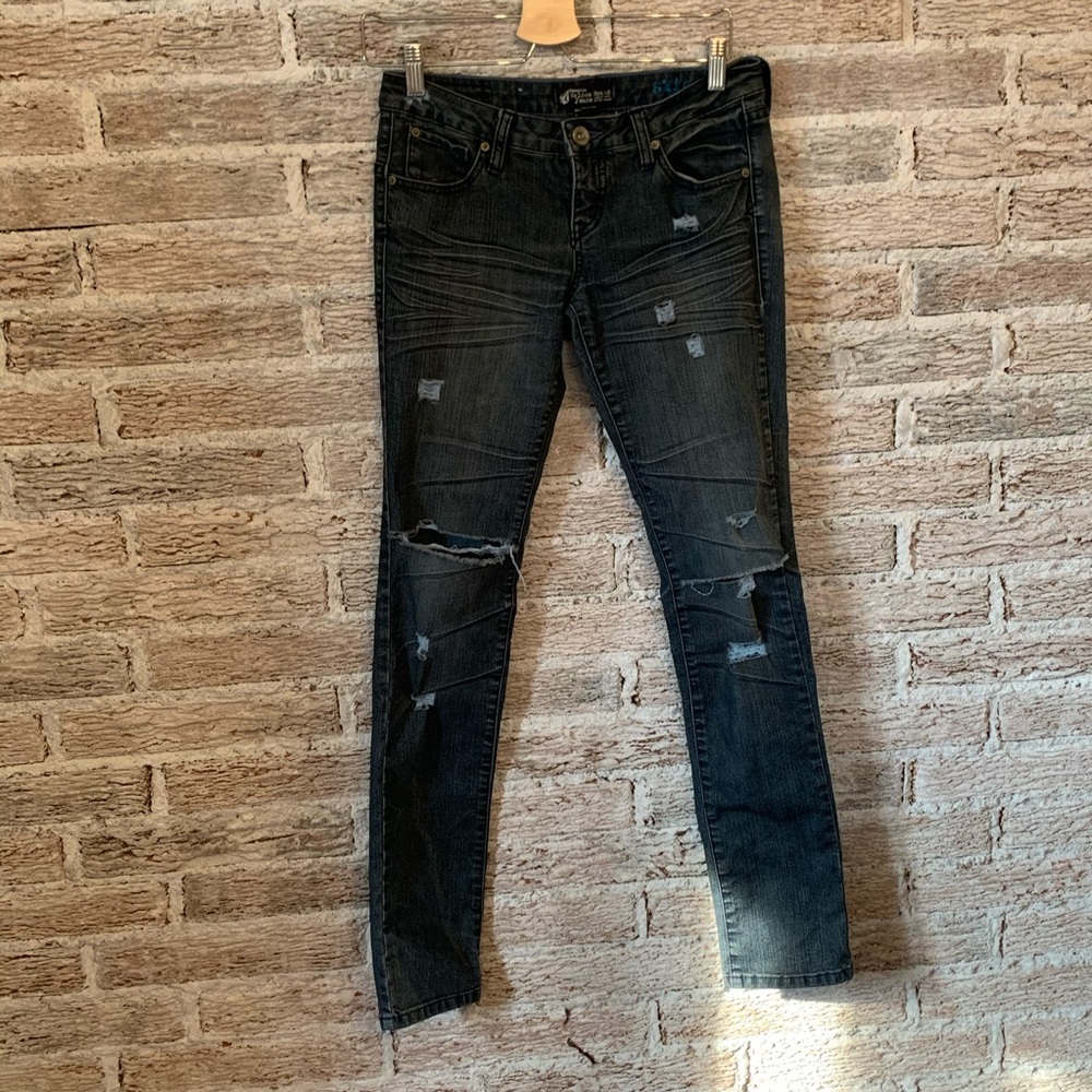 Skinny volcom ripped jean